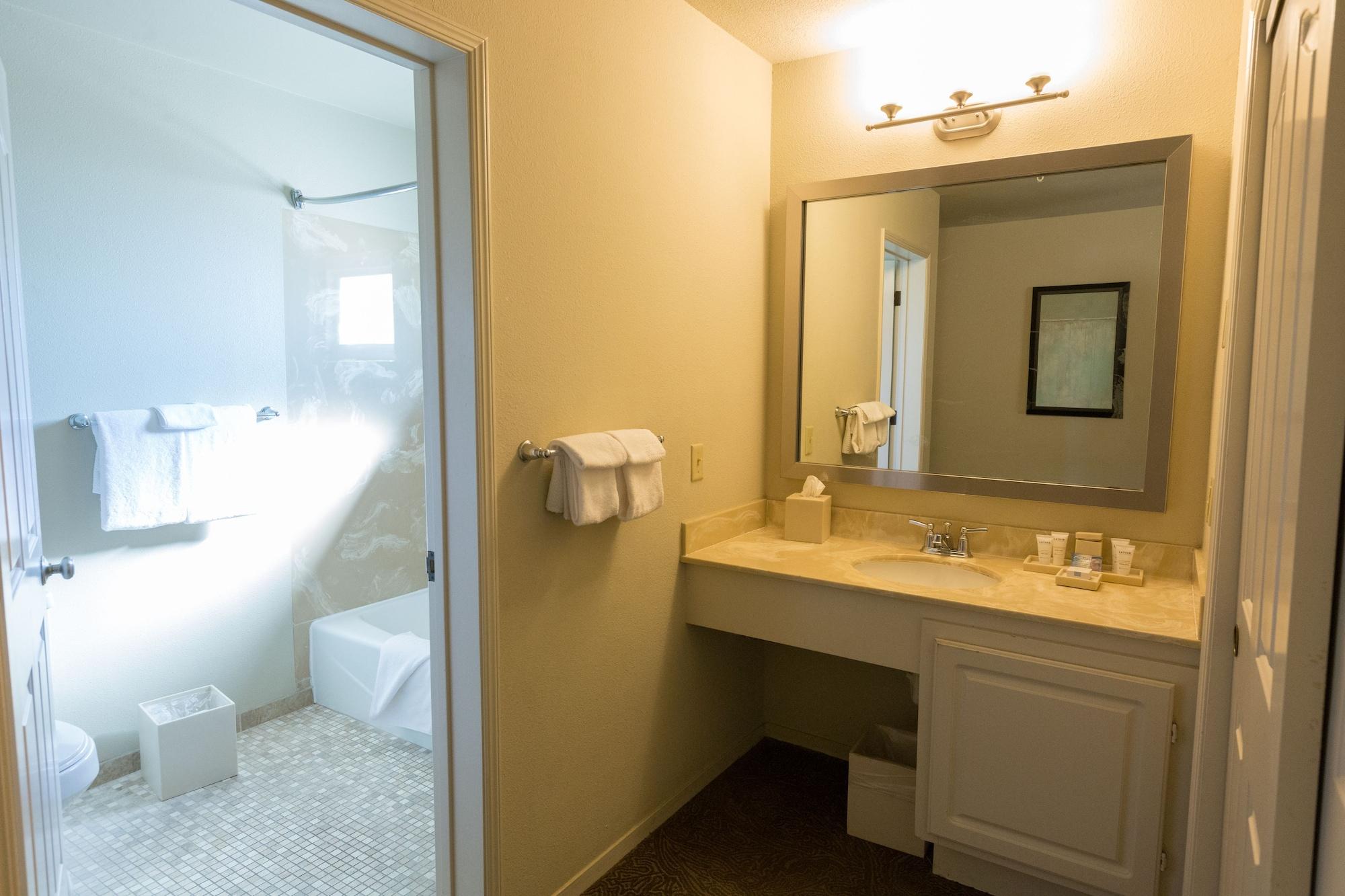 Cambria Landing Inn And Suites ภายนอก รูปภาพ