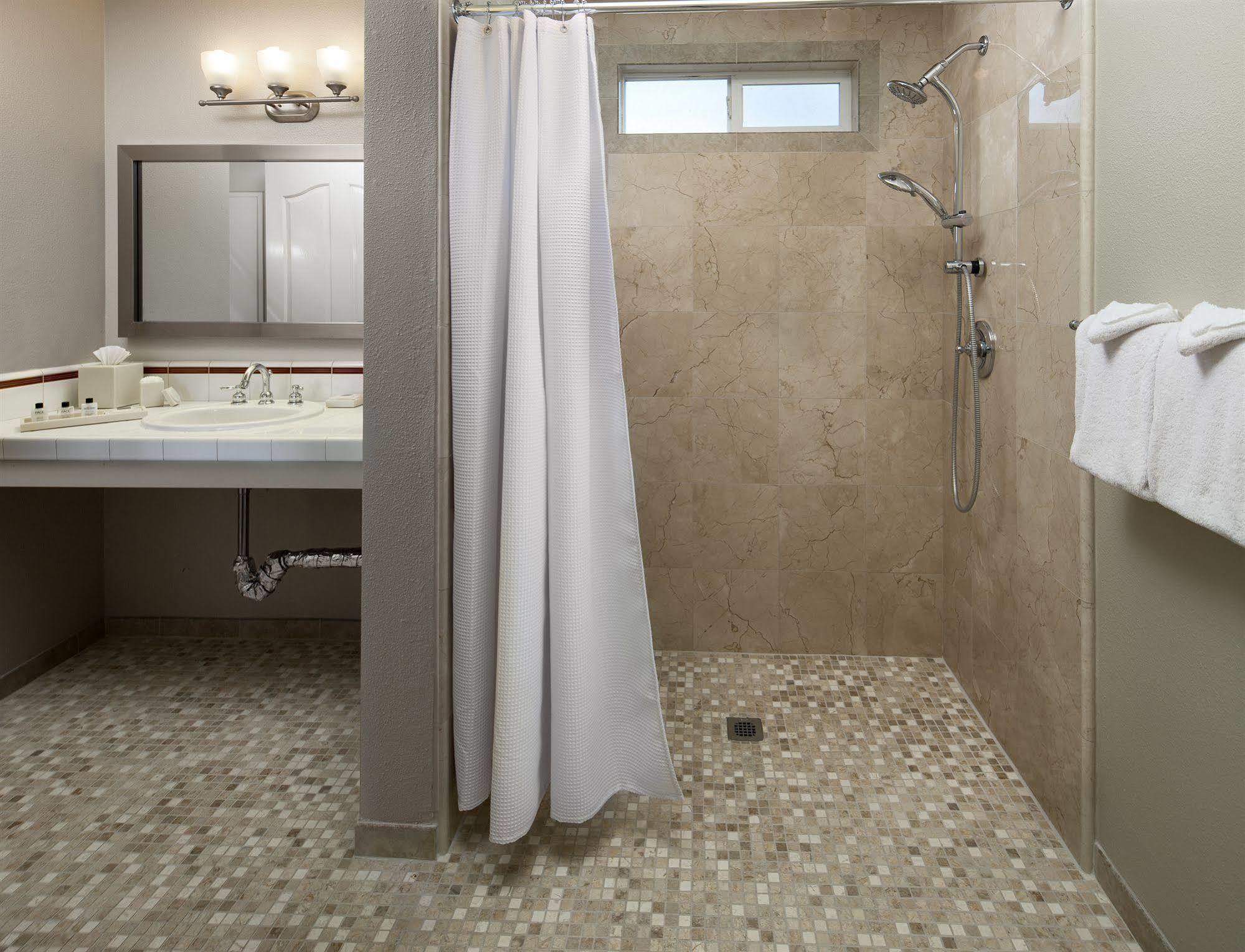 Cambria Landing Inn And Suites ภายนอก รูปภาพ